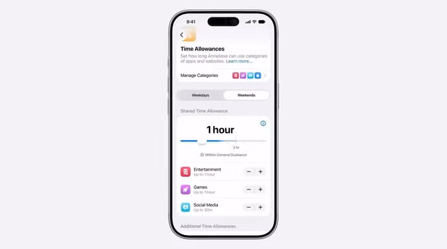 Apple cũng mở rộng khả năng kiểm soát liên lạc bằng cách cho phép phụ huynh quản lý danh sách người mà trẻ được phép kết nối, đồng thời yêu cầu xin phép trước khi thêm liên hệ mới nhằm giảm thiểu nguy cơ tiếp xúc với người lạ trên môi trường trực tuyến.