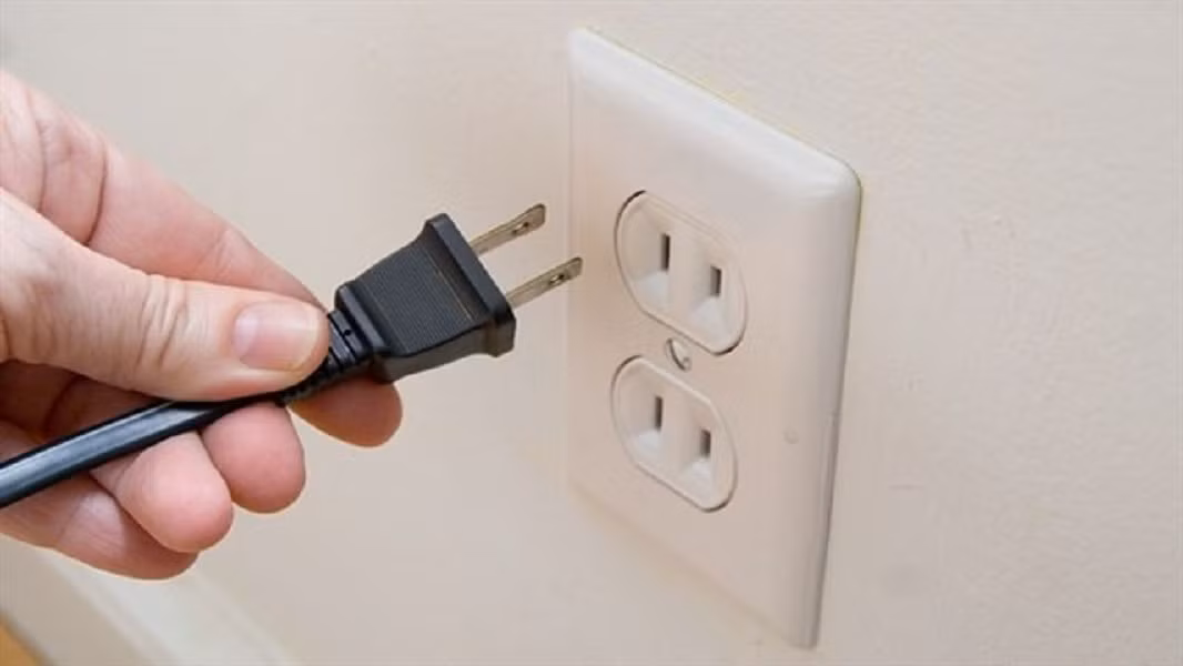 Việc rút phích cắm ngay sau khi dùng có thể tiết kiệm điện gấp 100 lần trong vòng đời thiết bị.