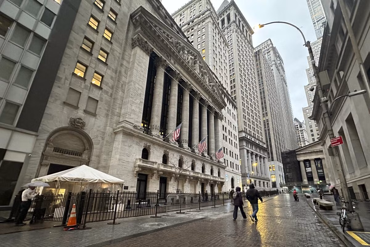 Thông điệp rõ ràng: tại Wall Street, lợi nhuận không đảm bảo công việc nếu bạn không hiệu quả.