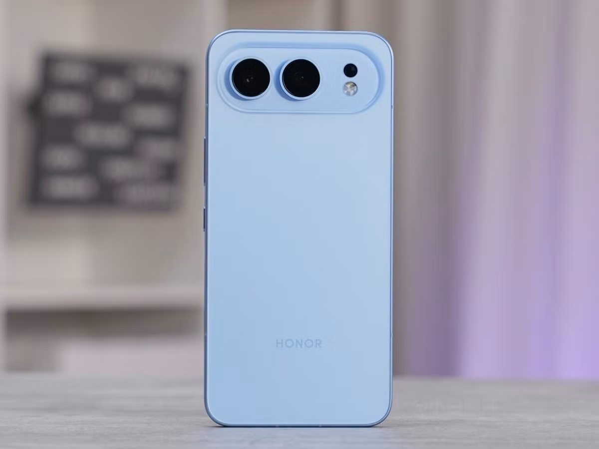 Công nghệ pin Silicon-Carbon giúp dung lượng lớn mà vẫn giữ độ mỏng chỉ 7.8mm.