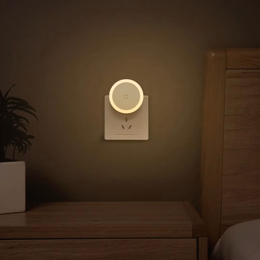 Đèn ngủ cảm biến Xiaomi Mijia MJYD04YL tự động bật khi phát hiện chuyển động, tiện lợi cho phòng ngủ hoặc hành lang, giá cực rẻ chỉ 95.000 đồng.