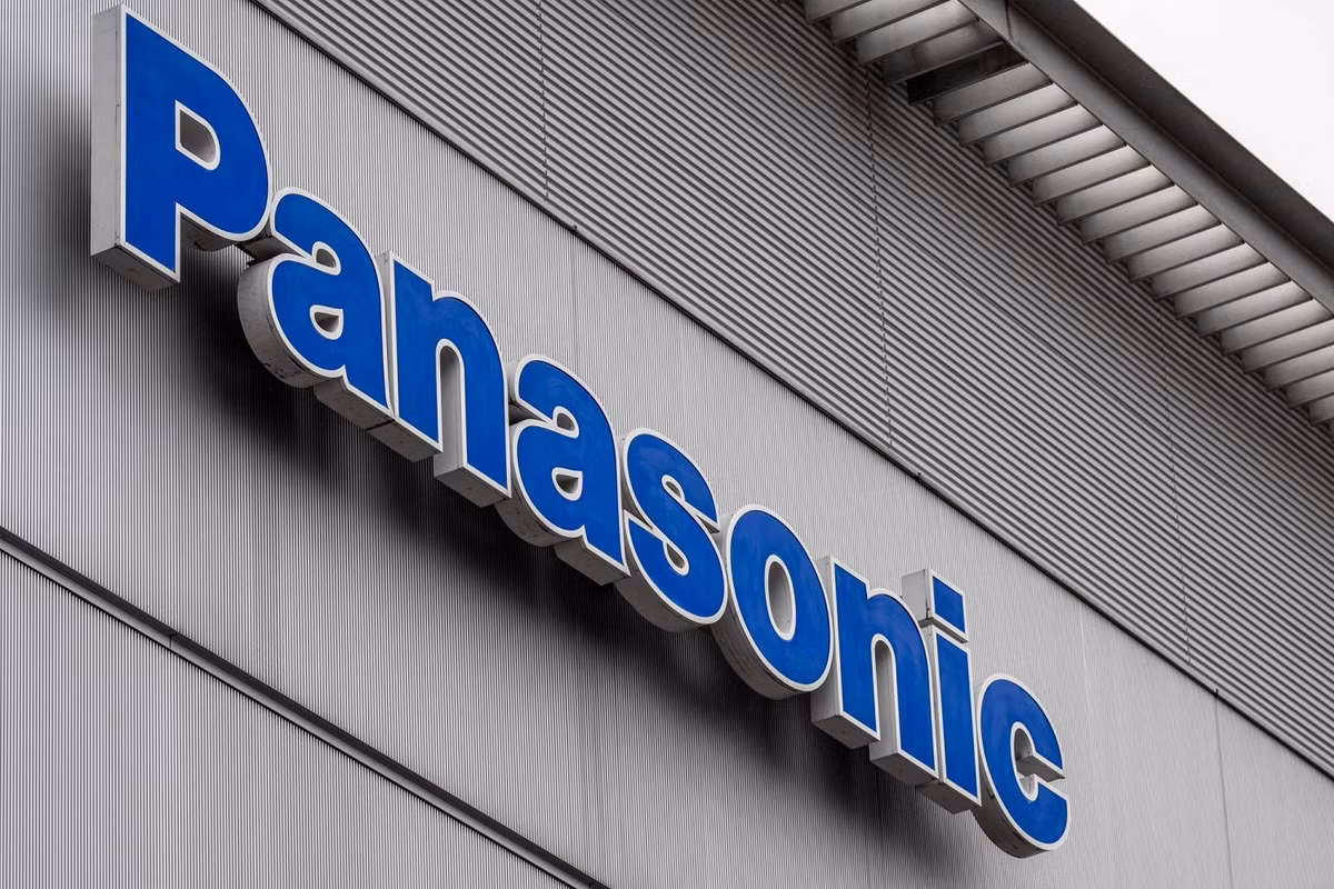 Trong khi Sony, Hitachi đã tăng trưởng mạnh, Panasonic vẫn loay hoay tìm hướng đi.