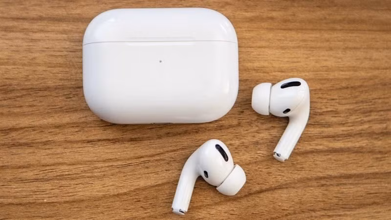Tai nghe iPhone luôn có những lỗ nhỏ li ti khiến hơn 90% người dùng lầm tưởng đây là vị trí micro đàm thoại.