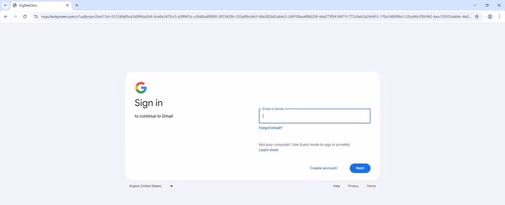 Sau đó, họ sẽ thấy giao diện đăng nhập Gmail giả mạo, được thiết kế giống hệt bản gốc.