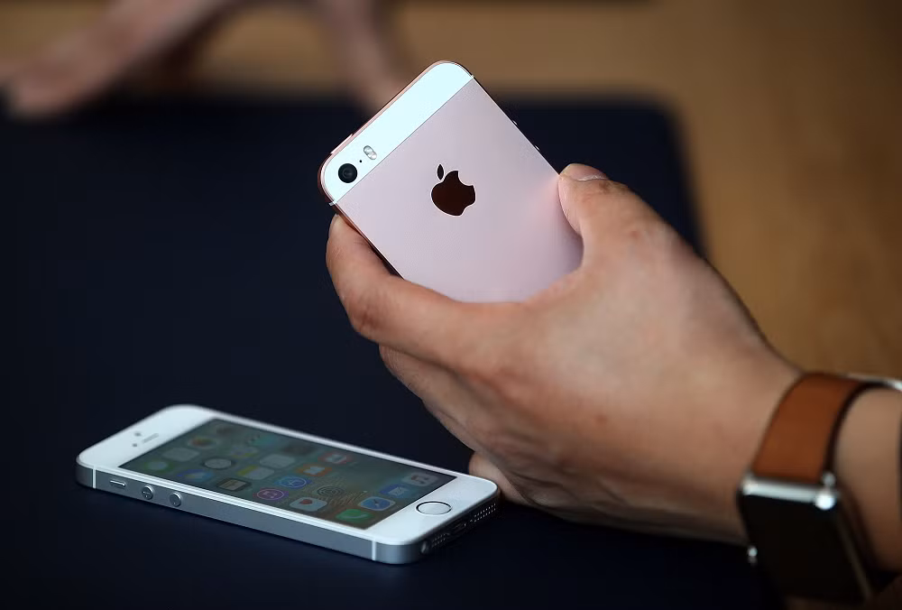 Nhiều người chọn iPhone cũ để tiết kiệm chi phí khi đổi điện thoại.