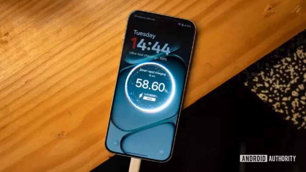 Kết thúc toàn bộ bài test kéo dài 3 giờ, thiết bị vẫn còn tới 61% pin, cho thấy pin 9.000mAh thực sự tạo khác biệt lớn về thời lượng, nhưng cũng đồng thời đặt ra bài toán quen thuộc: nhiệt độ và tối ưu hiệu năng vẫn là yếu tố quyết định trải nghiệm thực tế. (Ảnh: Android Authority)