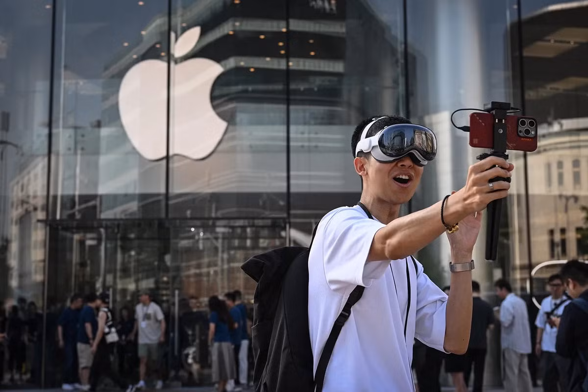 Không chỉ tận dụng nhân công giá rẻ, Apple đã trực tiếp xây dựng chuỗi cung ứng, đào tạo kỹ sư và chuyển giao tri thức sản xuất cho Trung Quốc.
