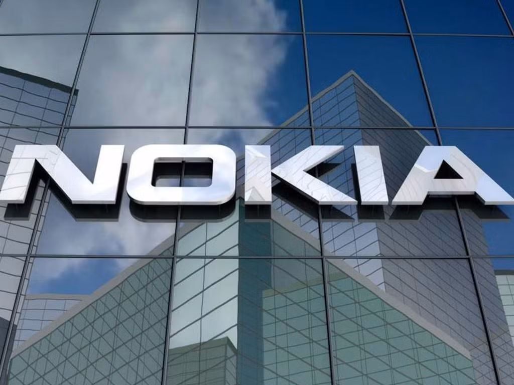 Các chuyên gia nhận định thành công của Nokia không đến từ việc chạy đua cấu hình hay công nghệ mới mà nằm ở khả năng duy trì bản sắc thương hiệu, khi hãng tiếp tục tập trung vào những giá trị cốt lõi như độ bền, sự đơn giản và trải nghiệm liên lạc ổn định vốn đã làm nên tên tuổi trong nhiều thập kỷ qua.