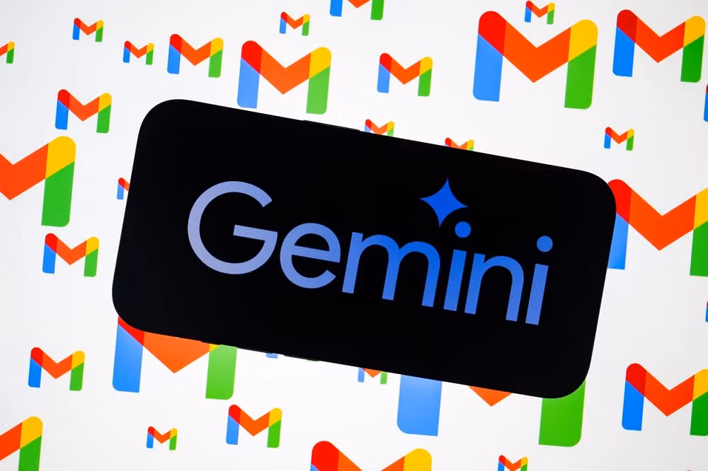 Chiến lược biến AI thành “mặc định” cũng được triển khai mạnh mẽ khi Gemini tự động xuất hiện trong Gmail với các tính năng soạn thảo, tóm tắt, khiến người dùng gần như không thể né tránh sự hiện diện của AI.