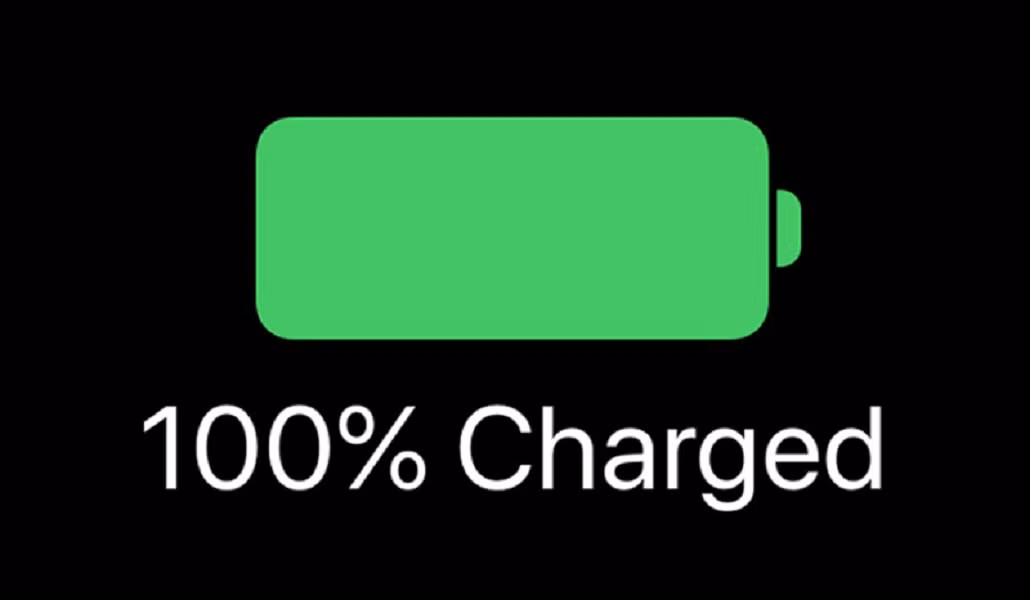 Tyler Morgan, cựu nhân viên từng làm việc tại Apple Store, cho biết thói quen sạc iPhone đầy 100% là sai lầm phổ biến.