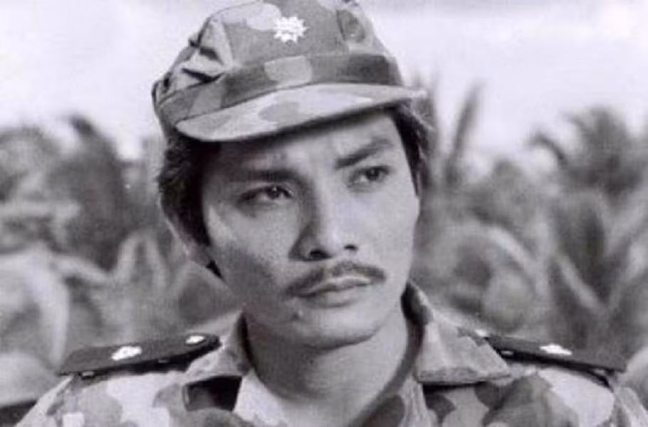 Với ngoại hình phong trần, ánh mắt mạnh mẽ và lối diễn xuất sắc sảo, ông để lại dấu ấn sâu đậm qua loạt vai diễn kinh điển: thiếu tá Lưu Kỳ Vọng trong "Ván bài lật ngửa", tướng cướp Bạch Hải Đường trong "SBC", Sáu Tâm trong "Biệt động Sài Gòn", hay Tám Thương trong "Chiến trường chia nửa vầng trăng".