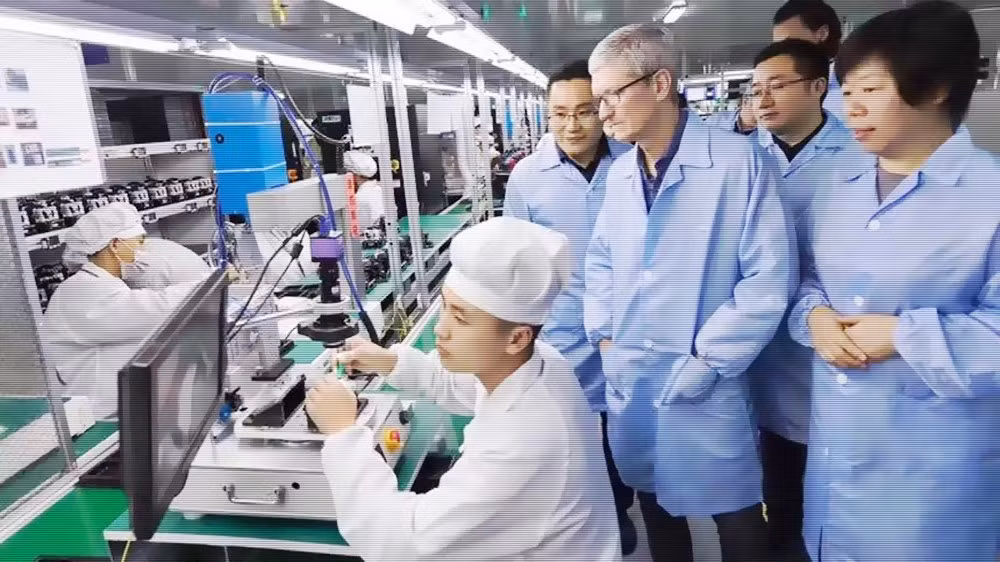 Việc tự sản xuất giúp hãng tối ưu hiệu năng, bảo mật công nghệ và giảm chi phí linh kiện về lâu dài.