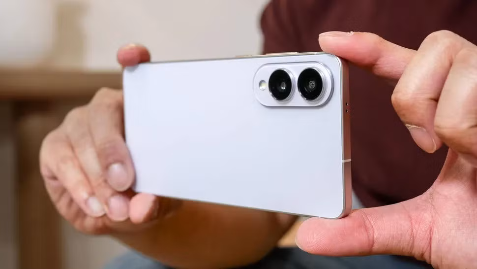 Camera chính 200MP, hỗ trợ quay video Log qua camera selfie - độc nhất dòng S25.