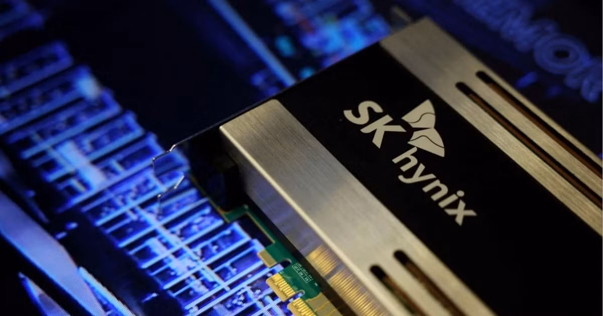 Các nhà sản xuất chip như Samsung và SK hynix ưu tiên bán cho server với giá cao hơn 30%.