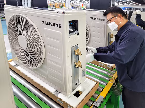 Đáng chú ý, Samsung không rút hoàn toàn khỏi Trung Quốc vì các nhà máy sản xuất của hãng tại đây vẫn tiếp tục hoạt động để phục vụ xuất khẩu sang các thị trường quốc tế, cho thấy Trung Quốc vẫn giữ vai trò quan trọng trong chuỗi cung ứng toàn cầu của tập đoàn Hàn Quốc.