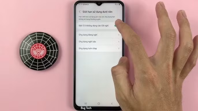 Tắt hoặc giới hạn ứng dụng chạy nền cũng là cách hiệu quả để tiết kiệm pin và giảm lag.