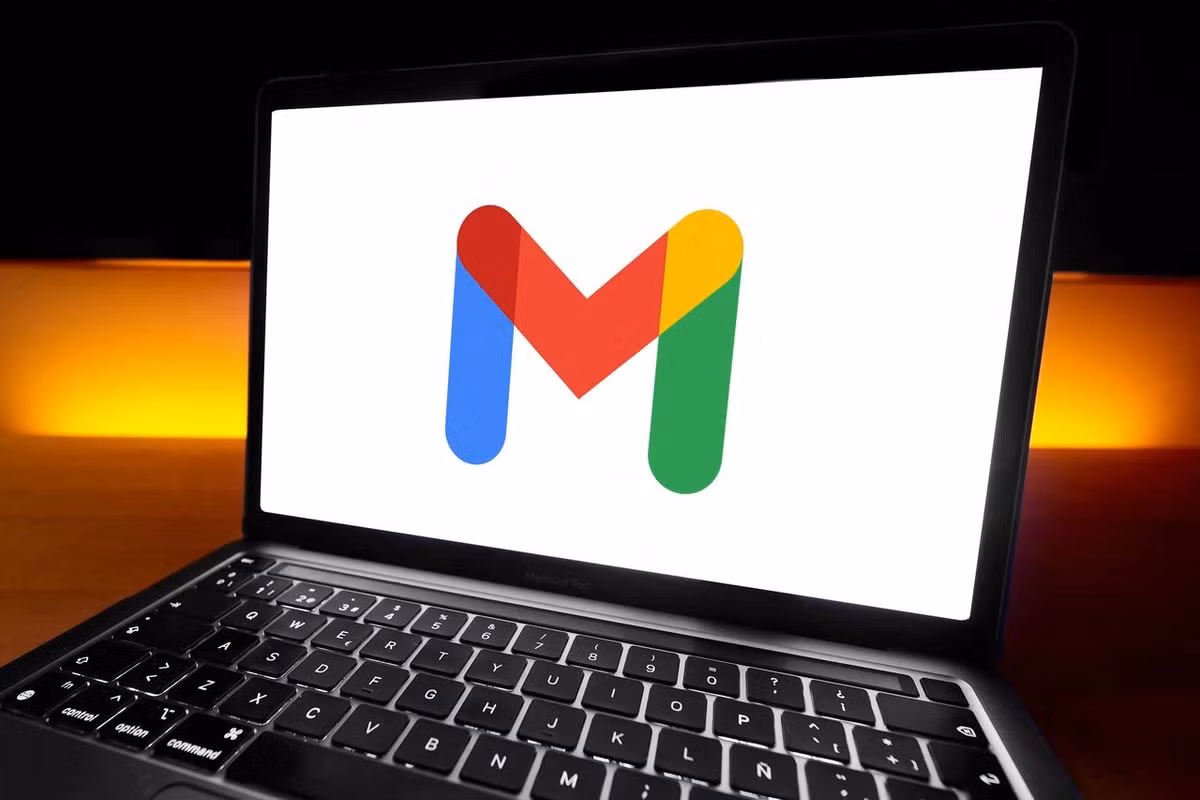 Trong bối cảnh Google dự kiến đầu tư hàng trăm tỷ USD vào AI, câu hỏi lớn nhất không còn là công nghệ này mạnh đến đâu, mà là liệu người dùng có đang phải trả giá bằng chính dữ liệu cá nhân để nuôi dưỡng tham vọng đó hay không.