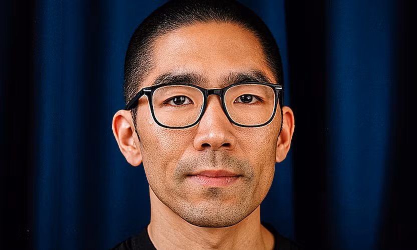 Edwin Chen, 37 tuổi, là gương mặt bí ẩn đứng sau Surge AI - công ty huấn luyện trí tuệ nhân tạo hàng đầu thế giới.