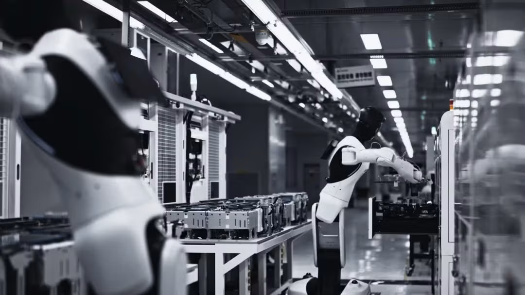 Theo kế hoạch, doanh nghiệp sẽ mở rộng quy mô lên 100 robot trong thời gian tới, hướng đến áp dụng trong nhiều lĩnh vực như ô tô, bán dẫn và năng lượng, cho thấy tham vọng lớn trong tự động hóa sản xuất.
