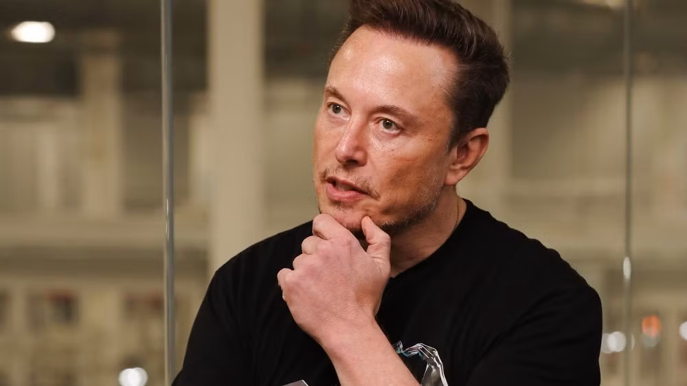 Trong cuộc phỏng vấn kéo dài nhiều giờ tại Gigafactory ở Texas, Elon Musk đã đưa ra hàng loạt tuyên bố gây chấn động về AI, robot và tương lai loài người.