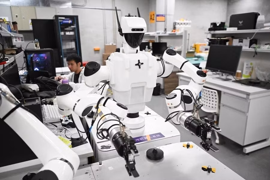 Các startup như AgiBot, Galbot liên tục gây chú ý với video robot chạy, đấu võ, pha cà phê.