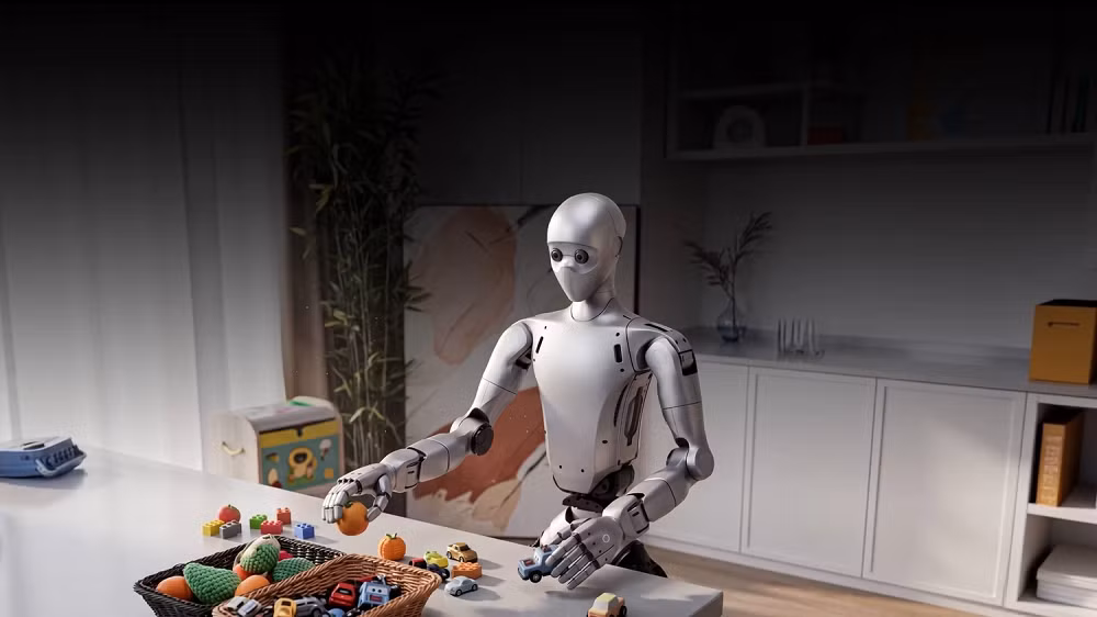 Bên cạnh bộ bàn tay thông minh, hệ thống còn tích hợp thân robot H2 cao khoảng 1,83 mét của Unitree cùng bộ xử lý AI Jetson Thor của Nvidia đóng vai trò như "bộ não", giúp robot nhận thức môi trường xung quanh, xử lý dữ liệu cảm biến và đưa ra quyết định trong thời gian thực.