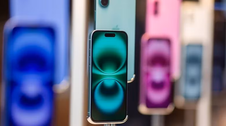 Ngay cả dòng iPhone 16 series hiện nay cũng được xem là khoản đầu tư lâu dài khi sở hữu chip A18 mạnh mẽ, camera 48MP cùng khả năng hỗ trợ toàn diện các tính năng AI mới trên hệ sinh thái Apple.