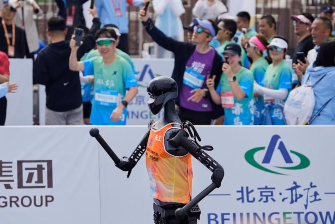 Tham vọng của Huang không dừng lại ở việc hỗ trợ robot nhìn thấy, mà còn hướng đến việc vượt qua giới hạn thị giác con người, mở ra thế hệ máy móc có khả năng nhận thức sâu hơn.