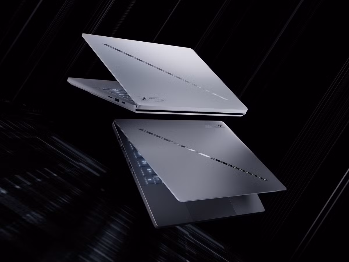 Máy sử dụng GPU RTX 50 mới nhất trong khung máy 14 inch siêu mỏng chỉ nặng khoảng 1,6kg.