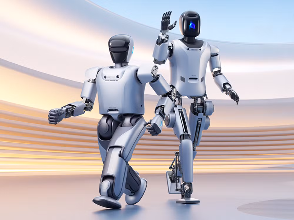 Dù vậy, các chuyên gia cũng nhấn mạnh rằng cuộc đua robot hình người vẫn còn rất dài bởi ngay cả UBTech cũng thừa nhận robot hiện mới chỉ đạt khoảng một nửa hiệu suất của con người trong nhiều công việc tại nhà máy, trong khi các viện nghiên cứu như MERICS cho rằng việc triển khai đại trà còn phụ thuộc vào những bước tiến về AI, độ tin cậy, chi phí sản xuất cũng như khả năng hoạt động ổn định trong môi trường thực tế, còn Mỹ vẫn duy trì lợi thế ở các mô hình AI tiên tiến, bán dẫn hiệu năng cao và nghiên cứu nền tảng.
