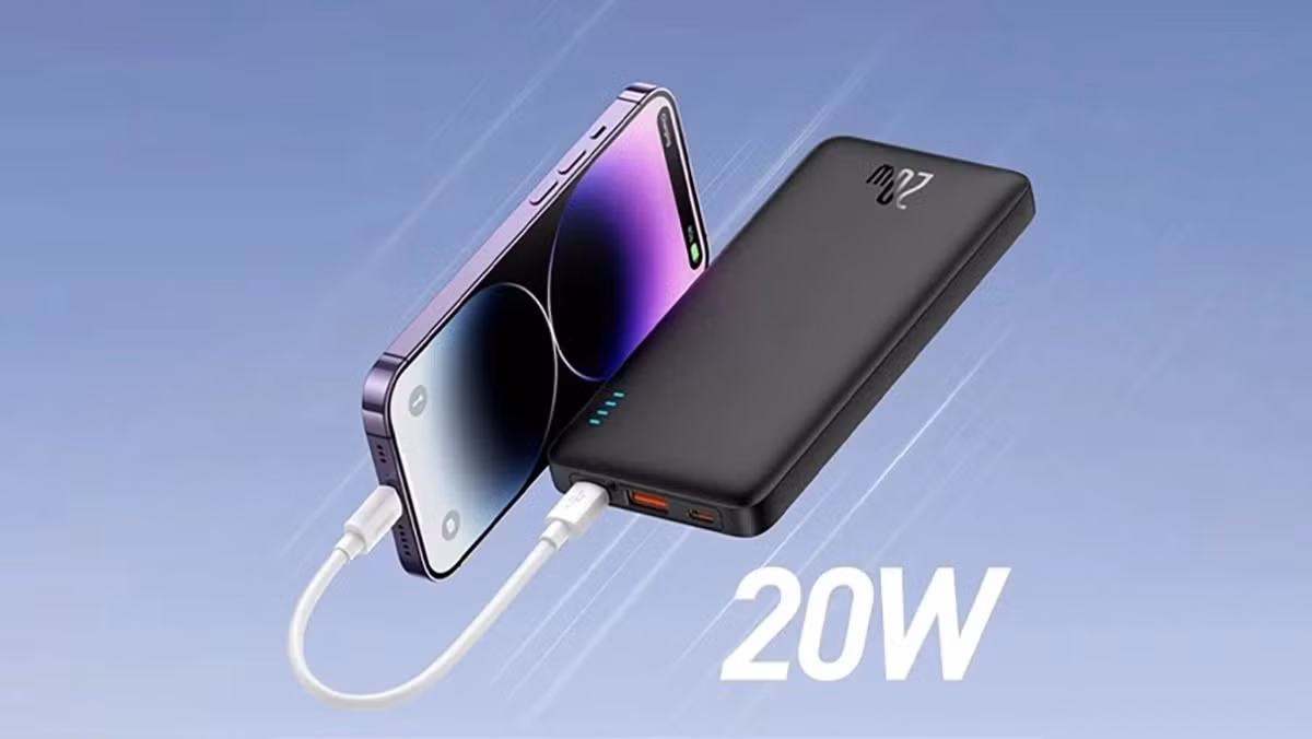 Một cục pin sạc dự phòng dung lượng lớn sẽ giúp điện thoại không “sập nguồn” giữa lúc ghi hình.