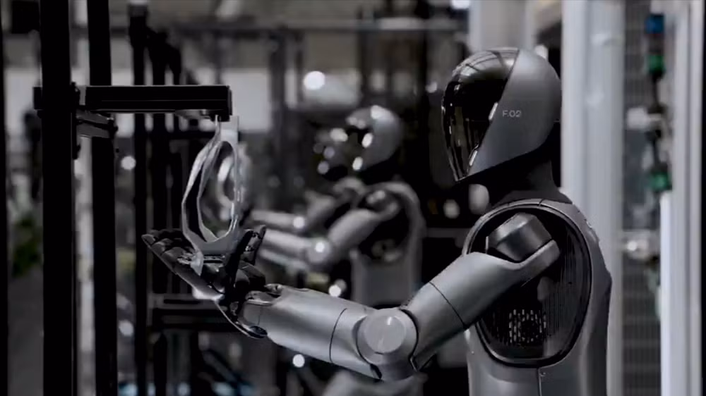 Chỉ trong chưa đầy 4 tháng, công ty đã tăng công suất từ một robot mỗi ngày lên một robot mỗi giờ, tương đương mức tăng trưởng gấp 24 lần và phá vỡ nhiều dự đoán trước đó.