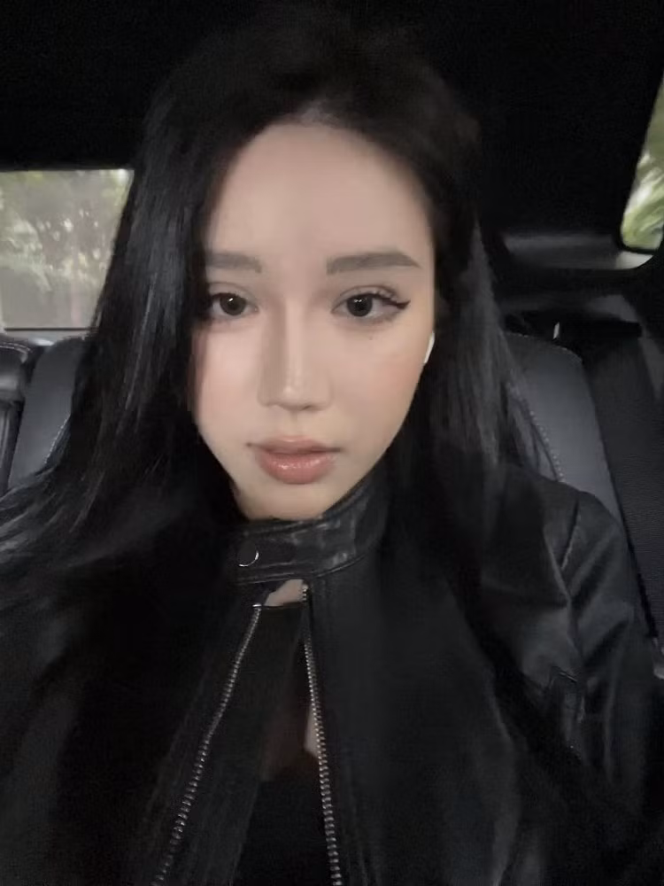 Cô ngày càng chứng minh sự trưởng thành và sức hút khó cưỡng trong mắt cộng đồng mạng.