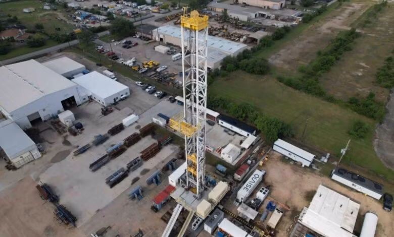 Buổi trình diễn mới nhất ở Texas đã chứng minh khả năng của giàn khoan lai, kết hợp sóng milimet với khoan thông thường. (Ảnh: Drilling Contractor