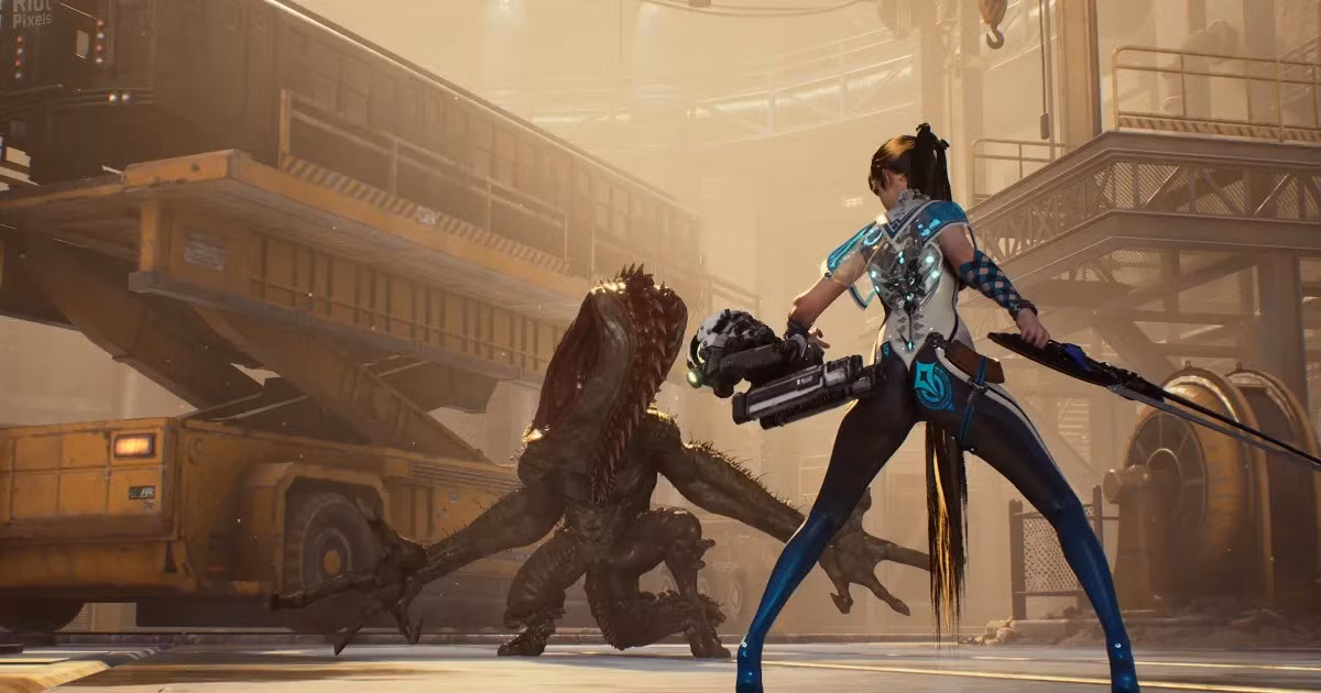 Ngoài gameplay mượt mà và đồ họa bắt mắt, yếu tố gợi cảm của nhân vật Eve đang là tâm điểm bàn tán.