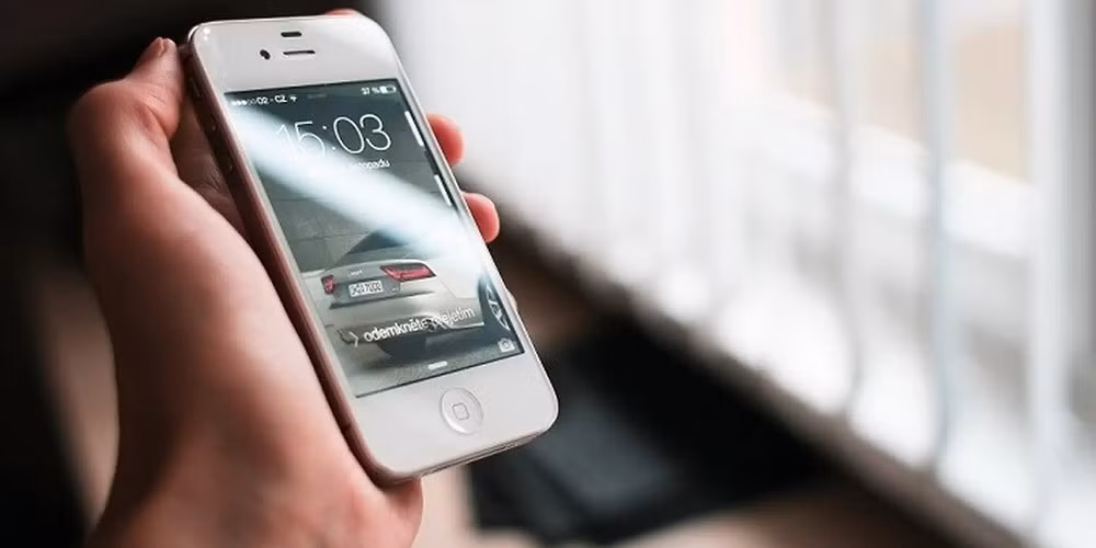 Theo giới buôn tại Hoa Cường Bắc, phần lớn iPhone 4S trên thị trường là hàng dựng, linh kiện thay thế và pin kém chất lượng.