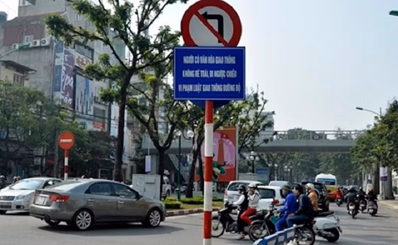 Khi đó, người dùng cần ưu tiên tuân thủ biển báo thực tế thay vì chỉ dẫn trên ứng dụng.