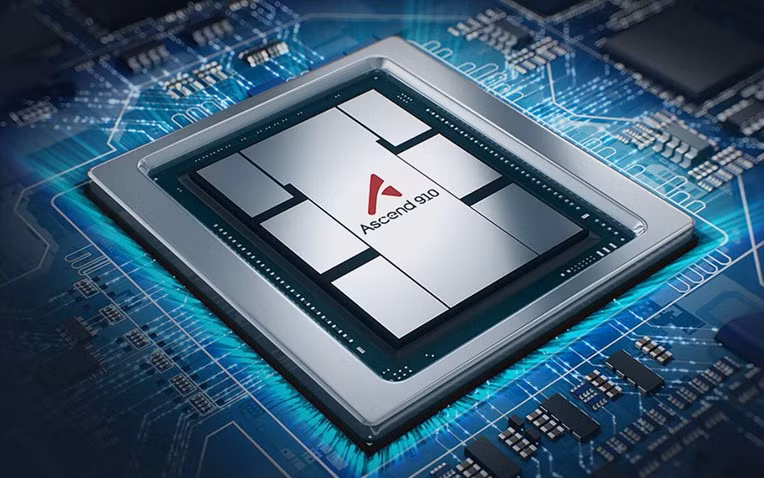 Một trong những ví dụ nổi bật là chip AI Ascend 910B được sản xuất trên tiến trình 7 nm nhưng vẫn đạt năng lực tính toán rất cao nhờ tối ưu kiến trúc, cho thấy hiệu quả của cách tiếp cận tập trung vào hệ thống thay vì chỉ phụ thuộc vào việc thu nhỏ transistor như trước đây.