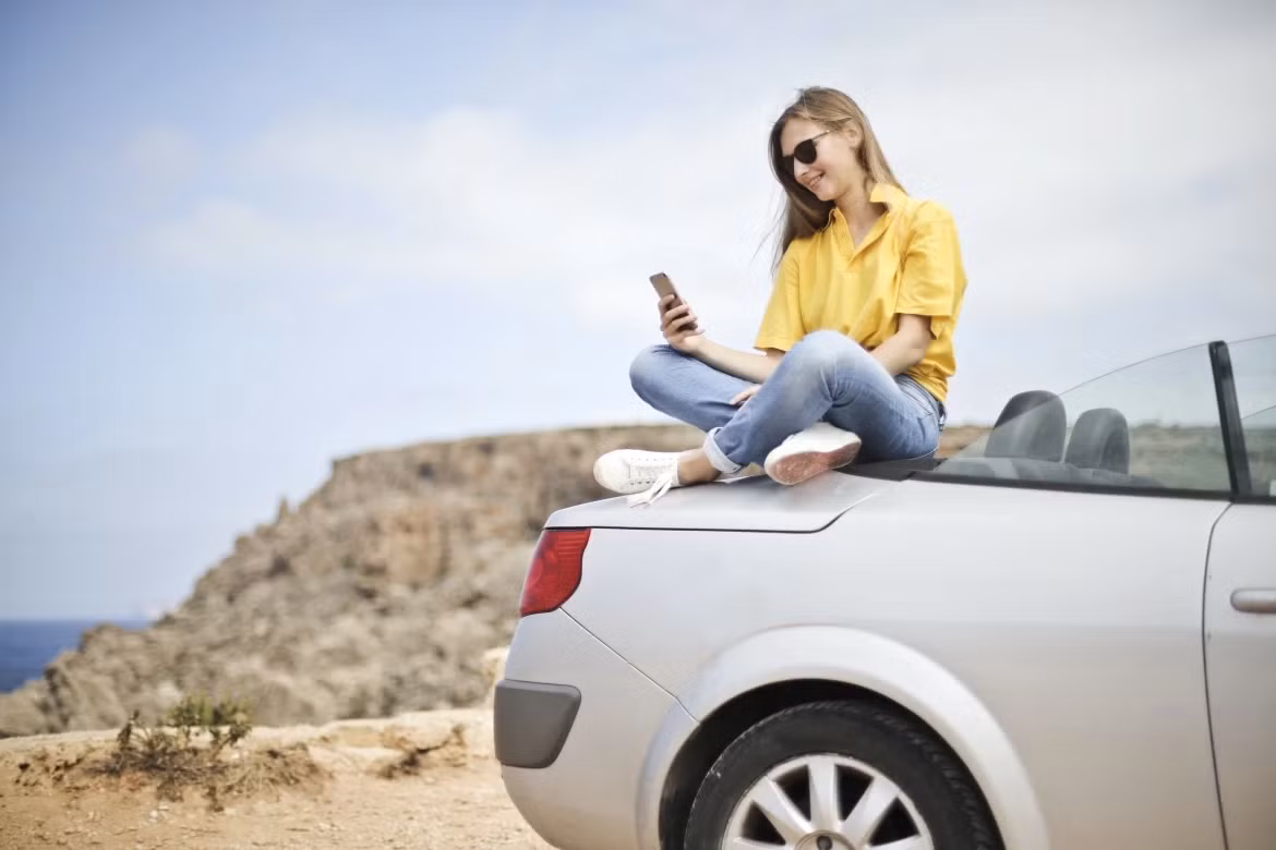 Trong bối cảnh công nghệ camera di động phát triển mạnh mẽ, các nhà sản xuất smartphone liên tục nâng cấp cảm biến, thuật toán AI và khả năng xử lý hình ảnh nhằm mang đến trải nghiệm nhiếp ảnh linh hoạt hơn, từ chụp phong cảnh, chân dung cho tới quay vlog hay video ngắn đăng tải trên mạng xã hội.