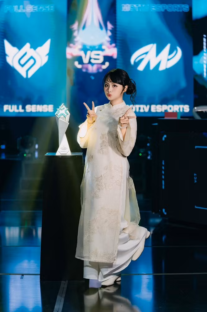 Khả năng dẫn dắt thông minh, duyên dáng giúp cô khẳng định vị thế số một trong làng MC Esports.