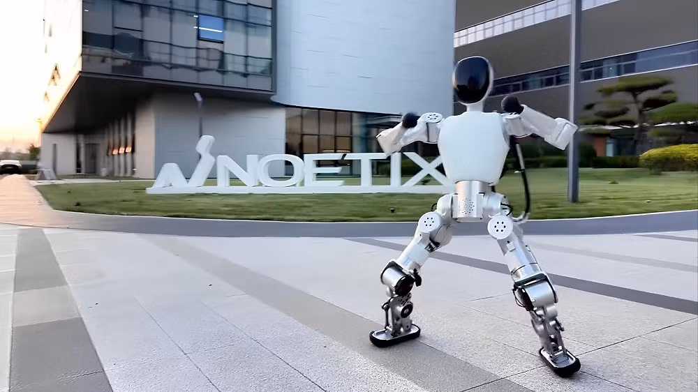 Robot Bumi của Noetix Robotics đang khiến giới công nghệ choáng váng khi được bán chỉ 9.998 nhân dân tệ, tương đương giá một chiếc smartphone cao cấp.