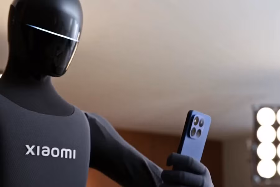 Bức ảnh do chính robot chụp được trình chiếu ngay sau đó khiến nhiều người tham dự bất ngờ, đồng thời chứng minh hệ thống cảm biến, khả năng nhận diện vật thể và độ chính xác trong thao tác của robot đã đạt đến một cấp độ mới so với những màn trình diễn công nghệ trước đây.
