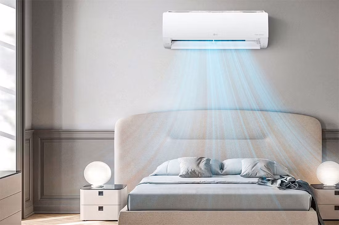 Theo các chuyên gia điện lạnh, với những căn phòng có diện tích từ 10 đến 15 m², điều hòa Inverter 9.000 BTU là lựa chọn phù hợp cả về hiệu quả làm mát lẫn mức tiêu thụ điện năng, đồng thời người dùng nên ưu tiên những sản phẩm có thêm các tính năng như cảm biến nhiệt độ, tự làm sạch, lọc bụi mịn hay điều khiển từ xa để tăng sự tiện lợi trong quá trình sử dụng hằng ngày.