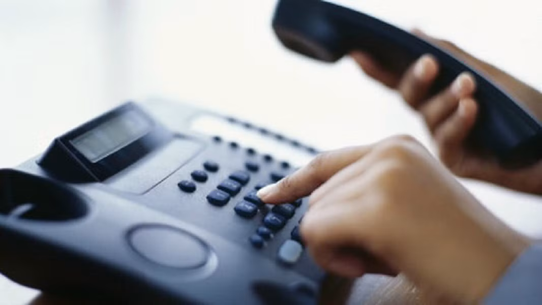 Zee Hussain, Phó Chủ tịch cấp cao tại AT&amp;T, khẳng định đây là “mảng kinh doanh rất quan trọng”, nhất là ở các quầy lễ tân và nhà hàng.