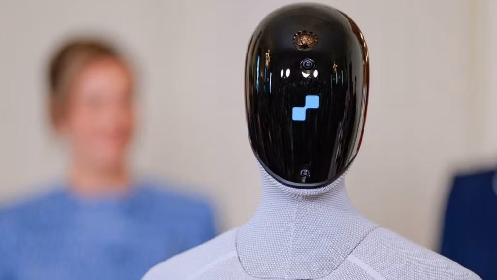 Theo Figure AI, các robot này đã xử lý hơn 28.000 gói hàng trong thời gian thử nghiệm, đồng thời duy trì tốc độ làm việc gần tương đương nhân viên kho bãi chuyên nghiệp khi mất khoảng 3 giây để xử lý mỗi kiện hàng.
