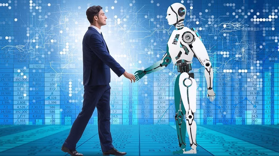 AI không loại bỏ con người, mà buộc con người phải làm việc thông minh hơn để đồng hành cùng công nghệ.