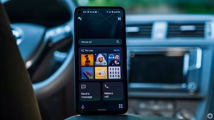 Mới đây, người dùng Android cũng phát hiện nút điều khiển nhạc đã "bốc hơi" khỏi Google Maps mà không có cảnh báo nào từ Google. Theo báo cáo từ các trang công nghệ như 9to5Google và Android Police, tùy chọn “Hiển thị điều khiển phát lại phương tiện” và “Ứng dụng phương tiện mặc định” cũng biến mất khỏi phần cài đặt điều hướng.