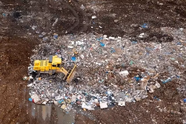 Từ đó đến nay, anh nhiều lần xin phép khai quật bãi rác Newport nhưng liên tục bị từ chối.