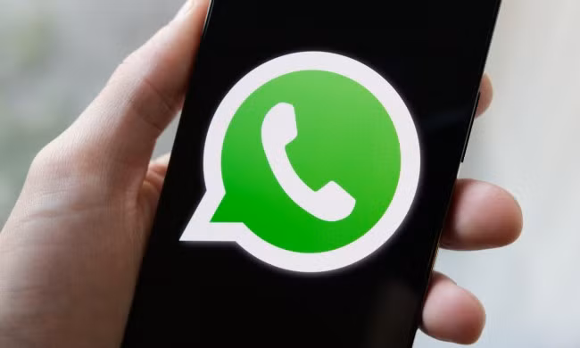 Một phần nguyên nhân là do WhatsApp không tích hợp với mạng xã hội, không tạo được sự liền mạch như Messenger.