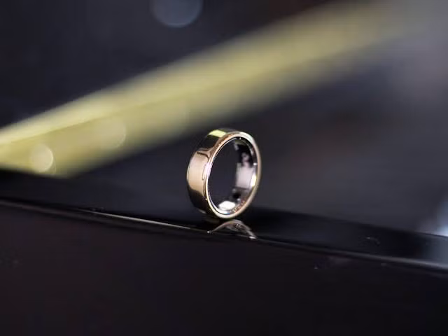 Bên cạnh việc cải thiện thiết kế, Oura cũng nâng cấp thời lượng pin lên mức từ 6 đến 9 ngày cho mỗi lần sạc, đồng thời bổ sung các tính năng mới như theo dõi nhịp thở ban đêm và tín hiệu huyết áp nhằm cung cấp bức tranh toàn diện hơn về tình trạng sức khỏe của người dùng theo thời gian thực.